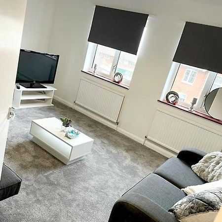 Two Bedroom Apartment, 10 Mins From Bexhill Seafront, Social Club On Site Ngoại thất bức ảnh