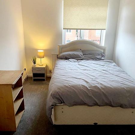 Two Bedroom Apartment, 10 Mins From Bexhill Seafront, Social Club On Site Ngoại thất bức ảnh
