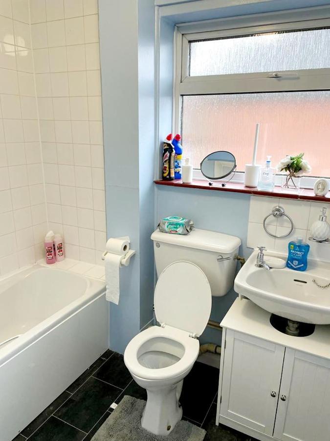 Two Bedroom Apartment, 10 Mins From Bexhill Seafront, Social Club On Site Ngoại thất bức ảnh