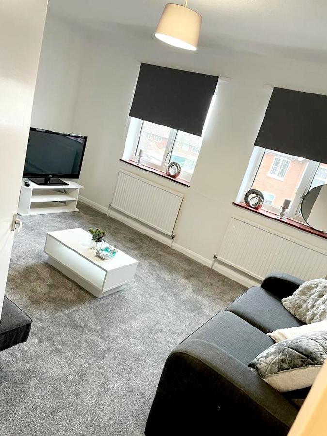 Two Bedroom Apartment, 10 Mins From Bexhill Seafront, Social Club On Site Ngoại thất bức ảnh